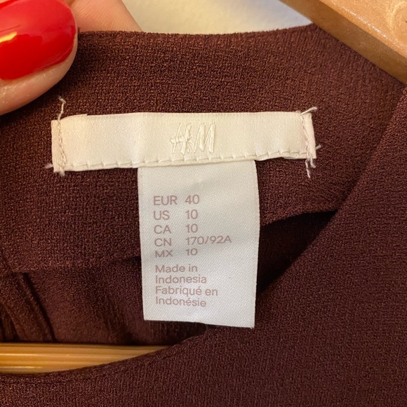 H&M sheath with peekaboo back - Picture 5 of 7